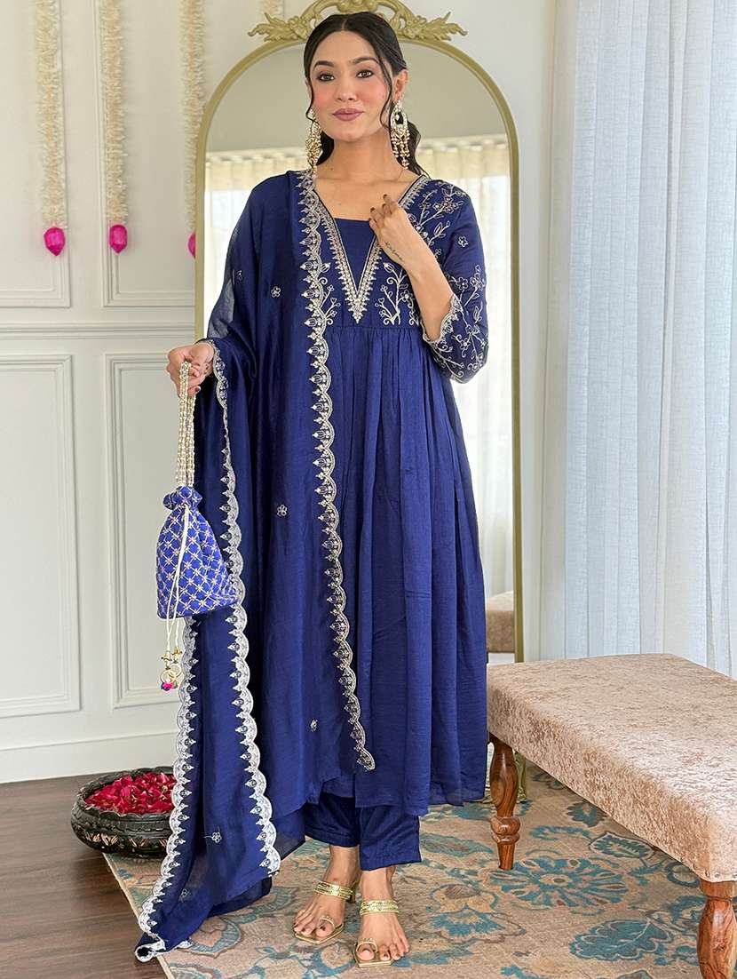 women embroidered three quarter sleeve kurta pant with dupatta set - 22080923 - Zoom Image - 0