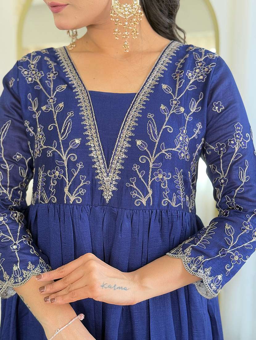 women embroidered three quarter sleeve kurta pant with dupatta set - 22080923 - Standard Image - 3