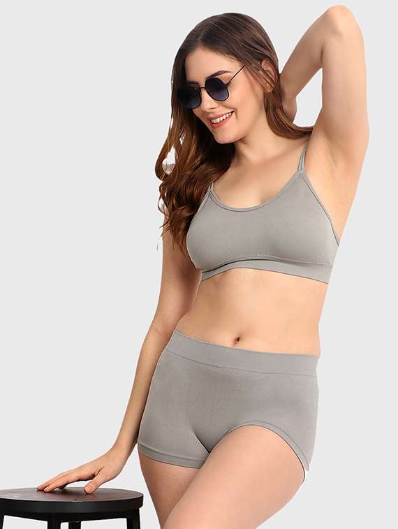women solid bra and boy shorts set