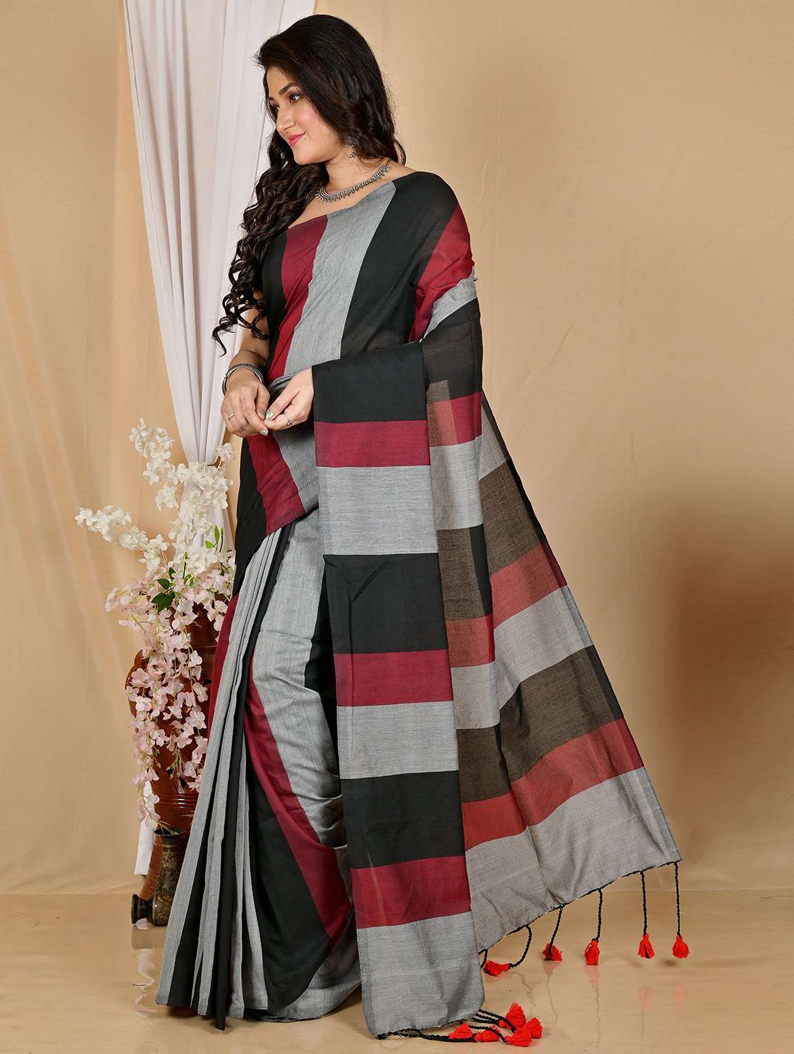 women striped handloom saree with blouse
