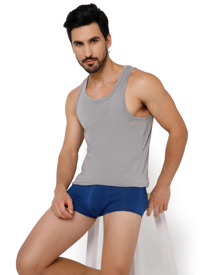 men solid scoop neck vest - 22081987 - Zoom Image - 0