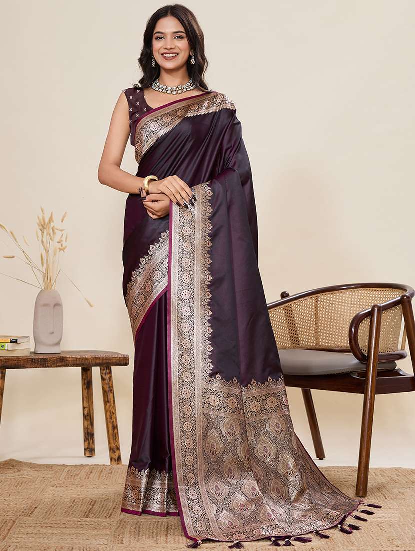 women solid with bordered saree with blouse