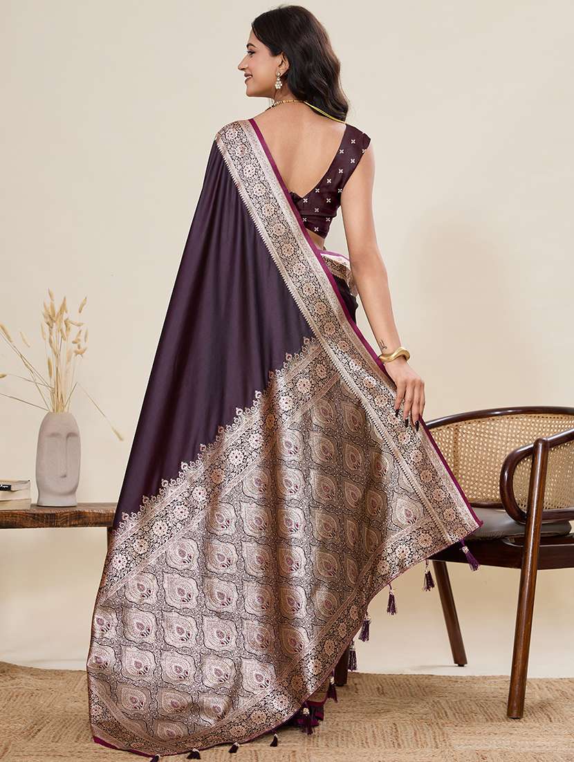 women solid with bordered saree with blouse - 22082195 -  Standard Image - 3