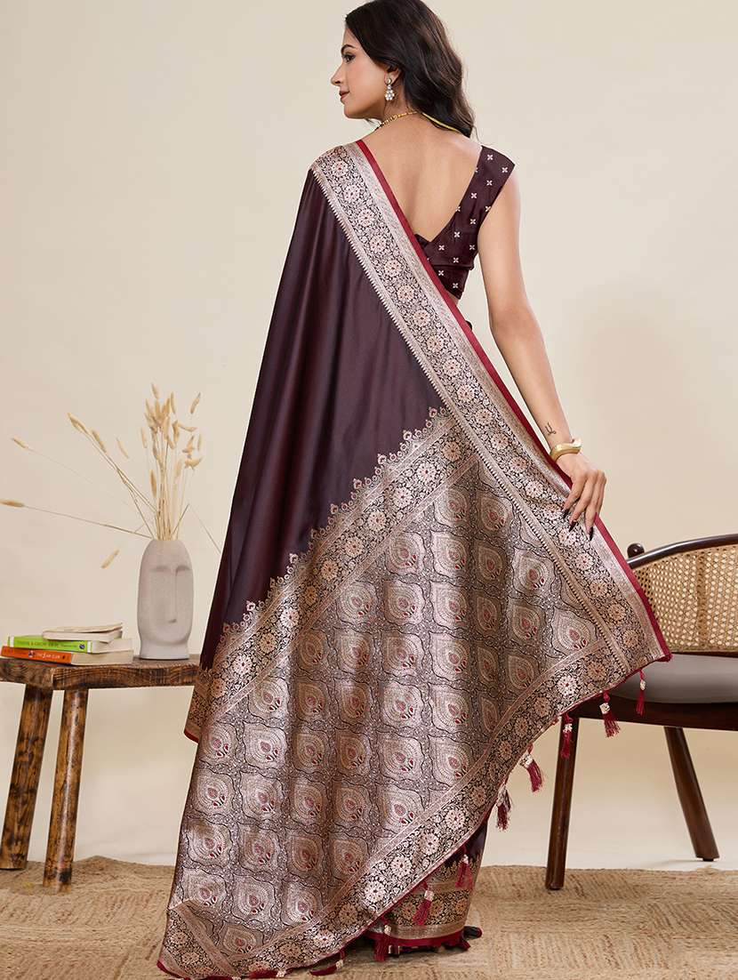women solid with bordered saree with blouse - 22082196 - Standard Image - 3