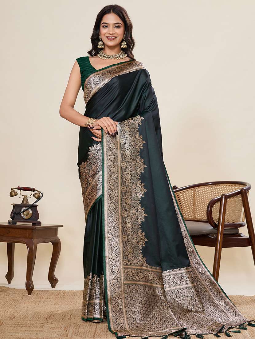 women solid with bordered saree with blouse