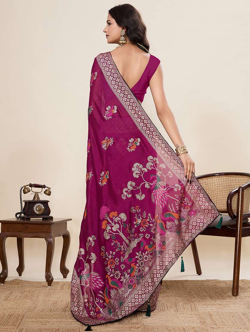 women foil printed saree with blouse - 22082216 - Standard Image - 3