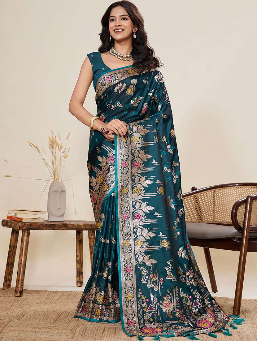 women self design banarasi saree with blouse