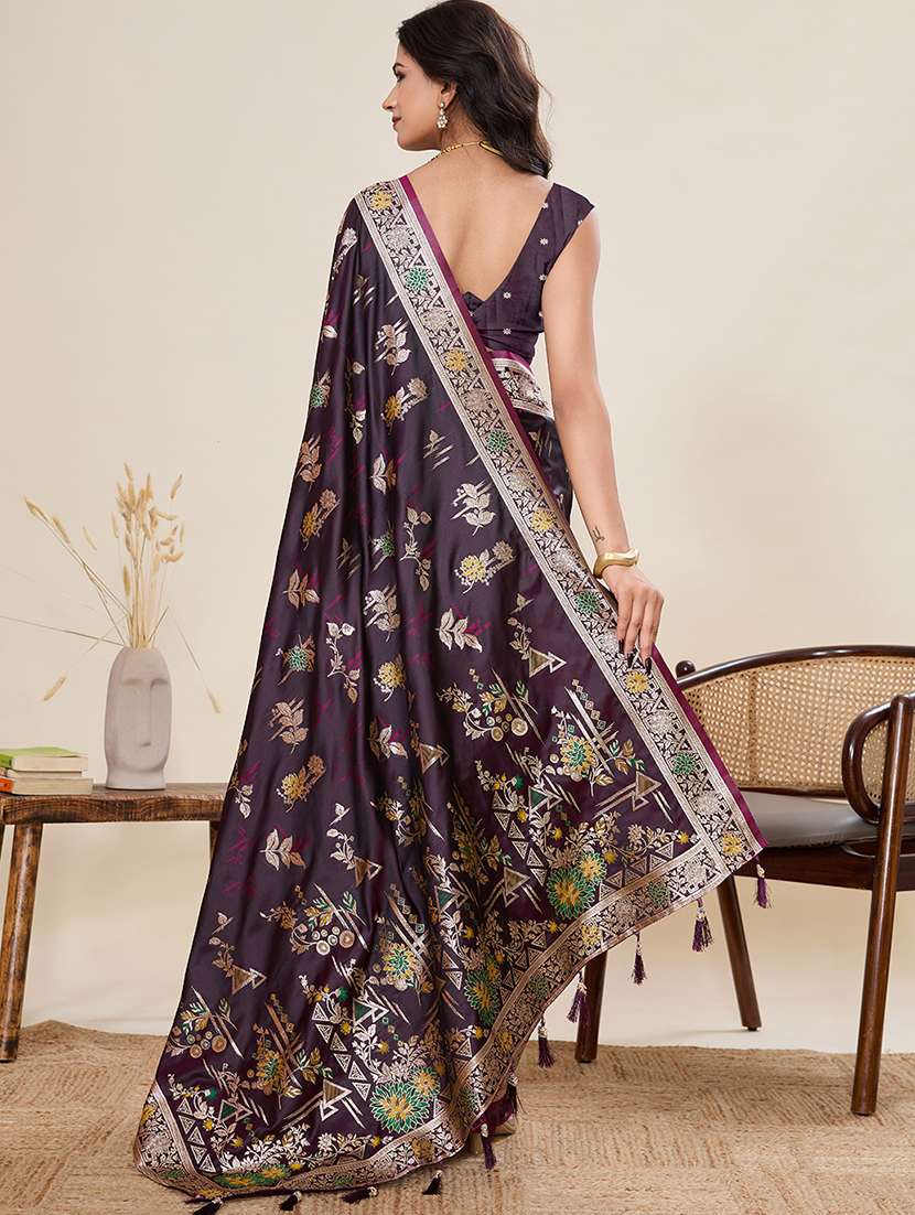 women self design banarasi saree with blouse - 22082221 - Standard Image - 3