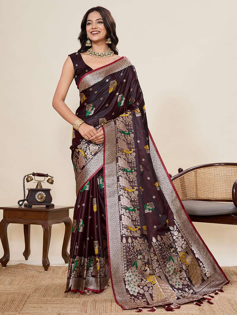 women self design banarasi saree with blouse
