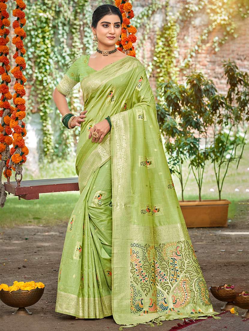 women self design assam silk saree with blouse