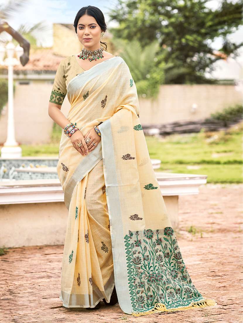 women self design handloom saree with blouse