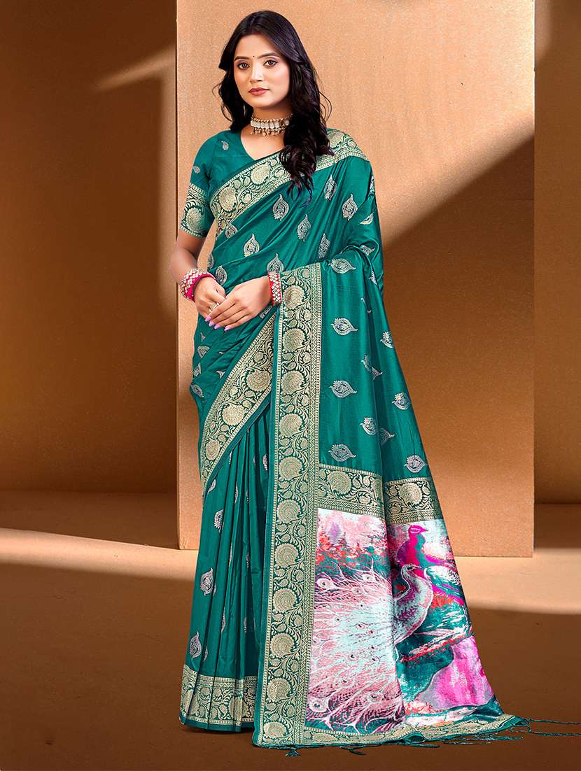 women self design banarasi saree with blouse