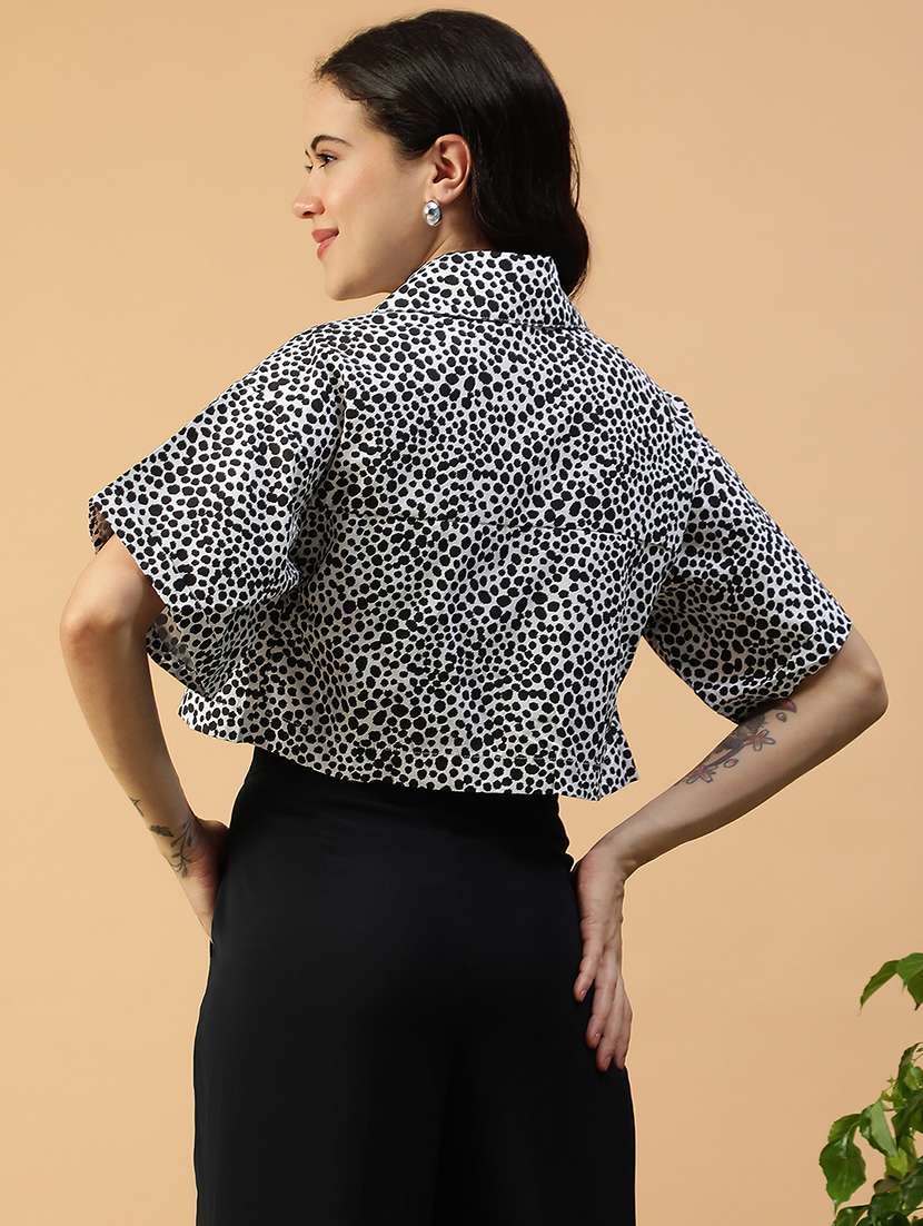 women animal print bell sleeve crop top - 22082622 -  Standard Image - 3