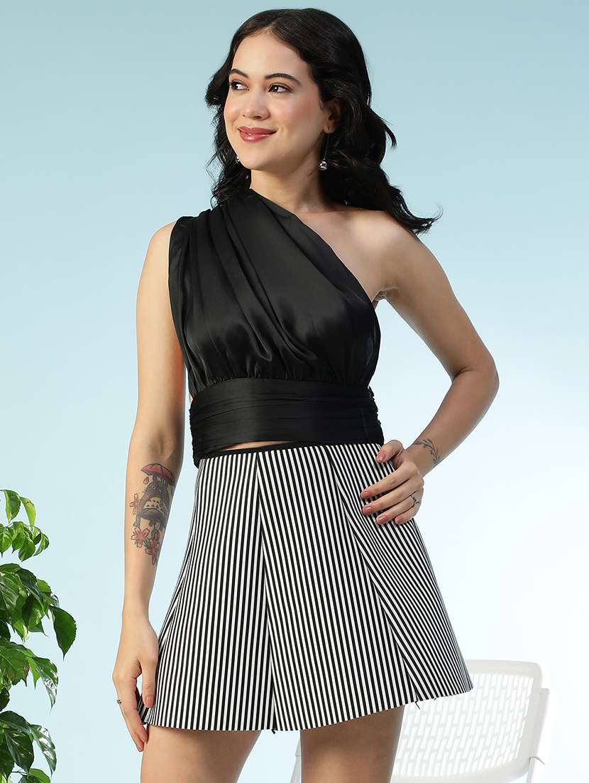 women black solid single shoulder crop top - 22082641 -  Zoom Image - 0