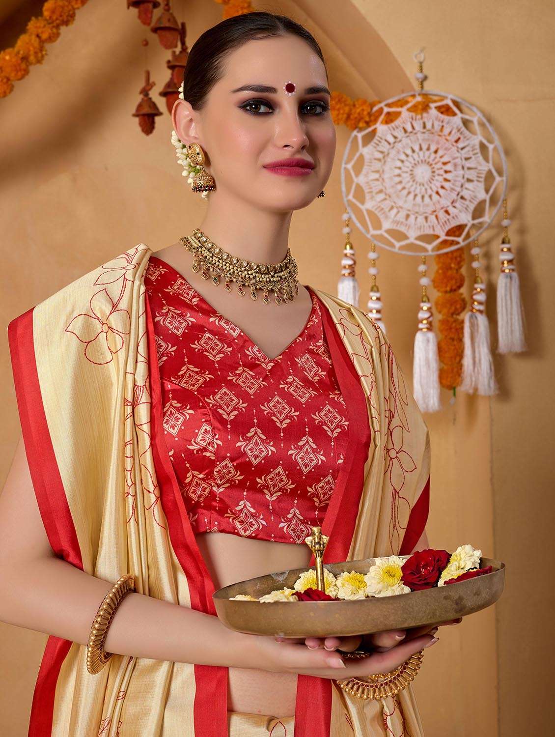 women printed casual wear saree with blouse - 22082991 - Standard Image - 3