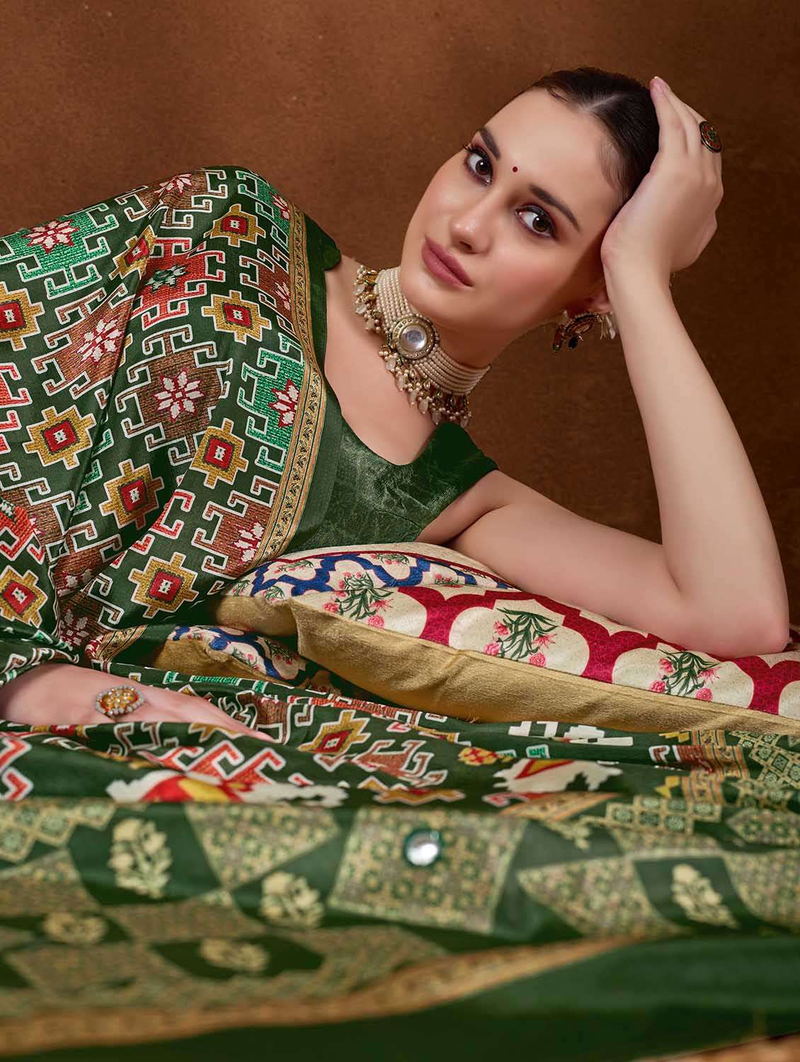 women printed casual wear saree with blouse - 22083003 -  Standard Image - 3