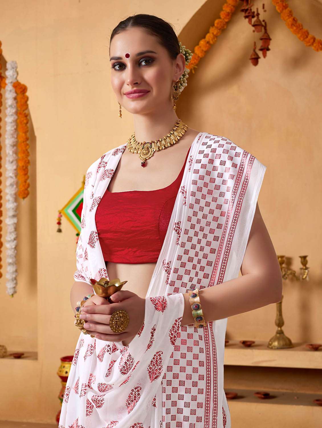 women printed casual wear saree with blouse - 22083015 - Standard Image - 3