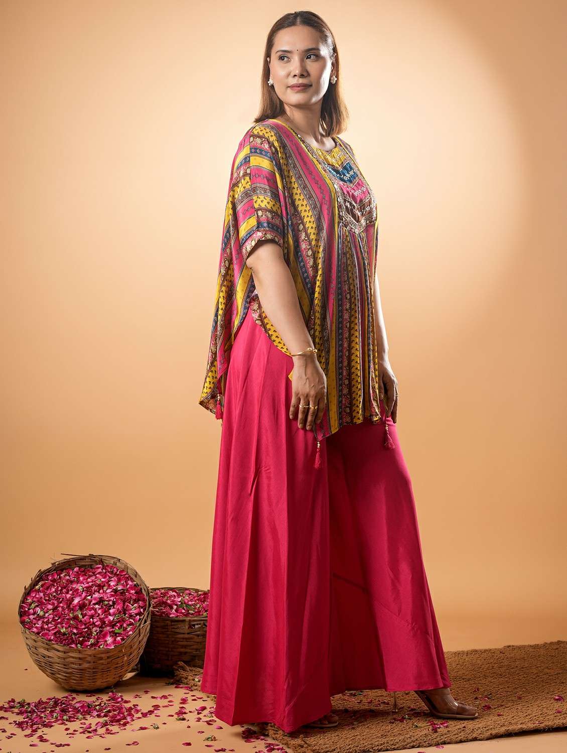 women printed kimono sleeve ethnic co-ord set - 22083143 -  Standard Image - 3