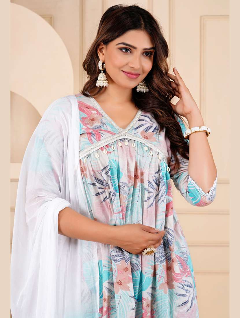 women floral three quarter sleeve kurta pant with dupatta set - 22083221 - Standard Image - 5