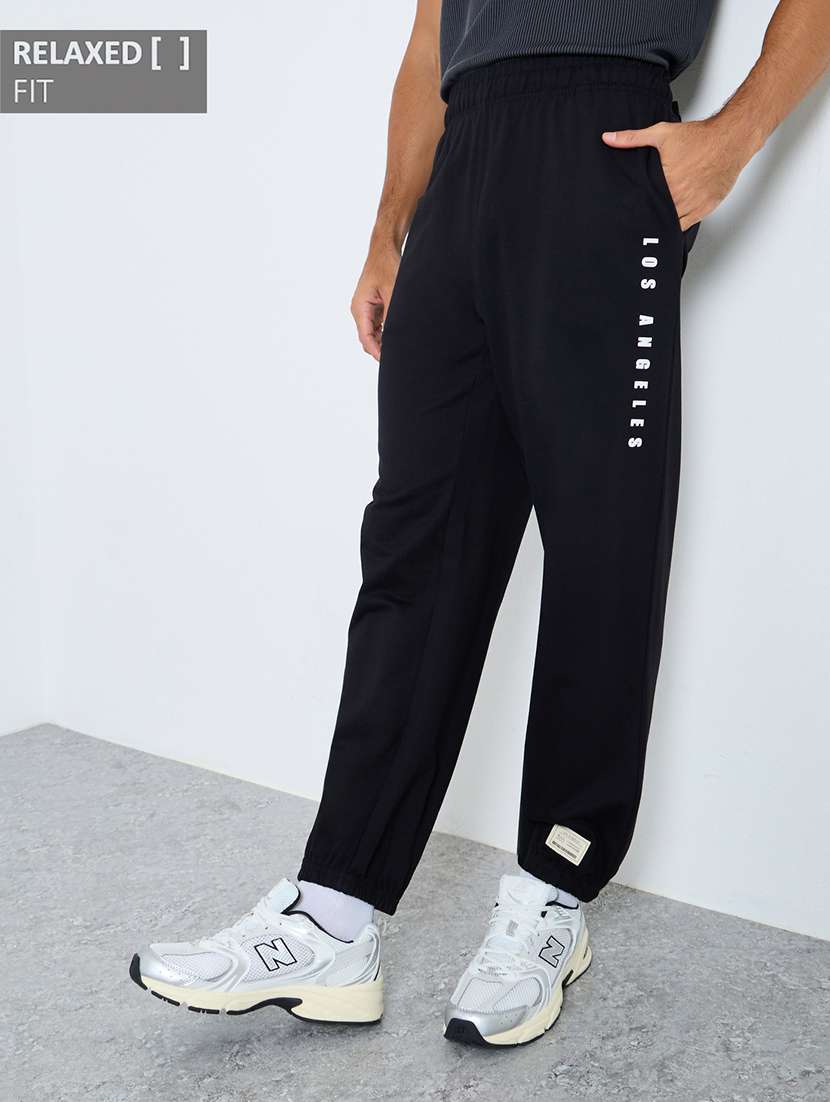 men typographic mid rise relaxed fit jogger