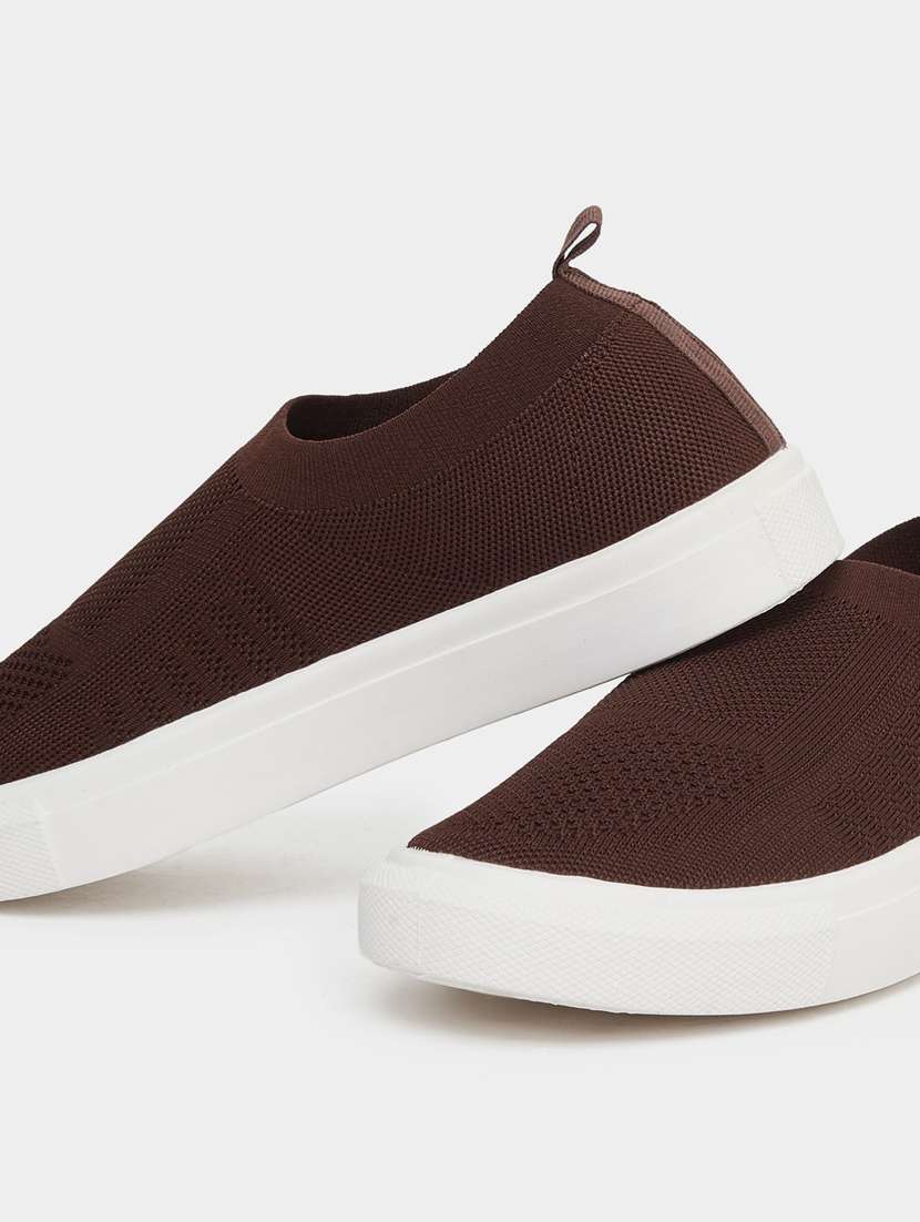 men solid slip on casual shoe - 22083438 -  Standard Image - 3