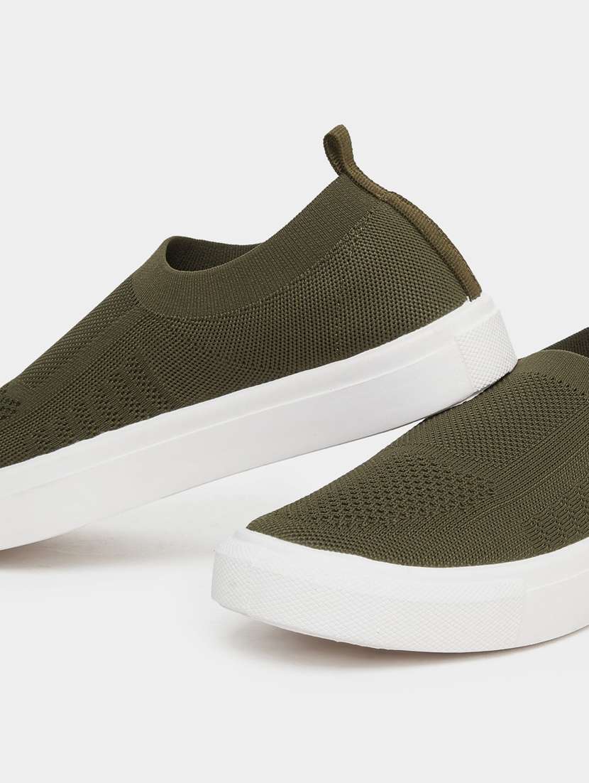 men solid slip on casual shoe - 22083439 - Standard Image - 3