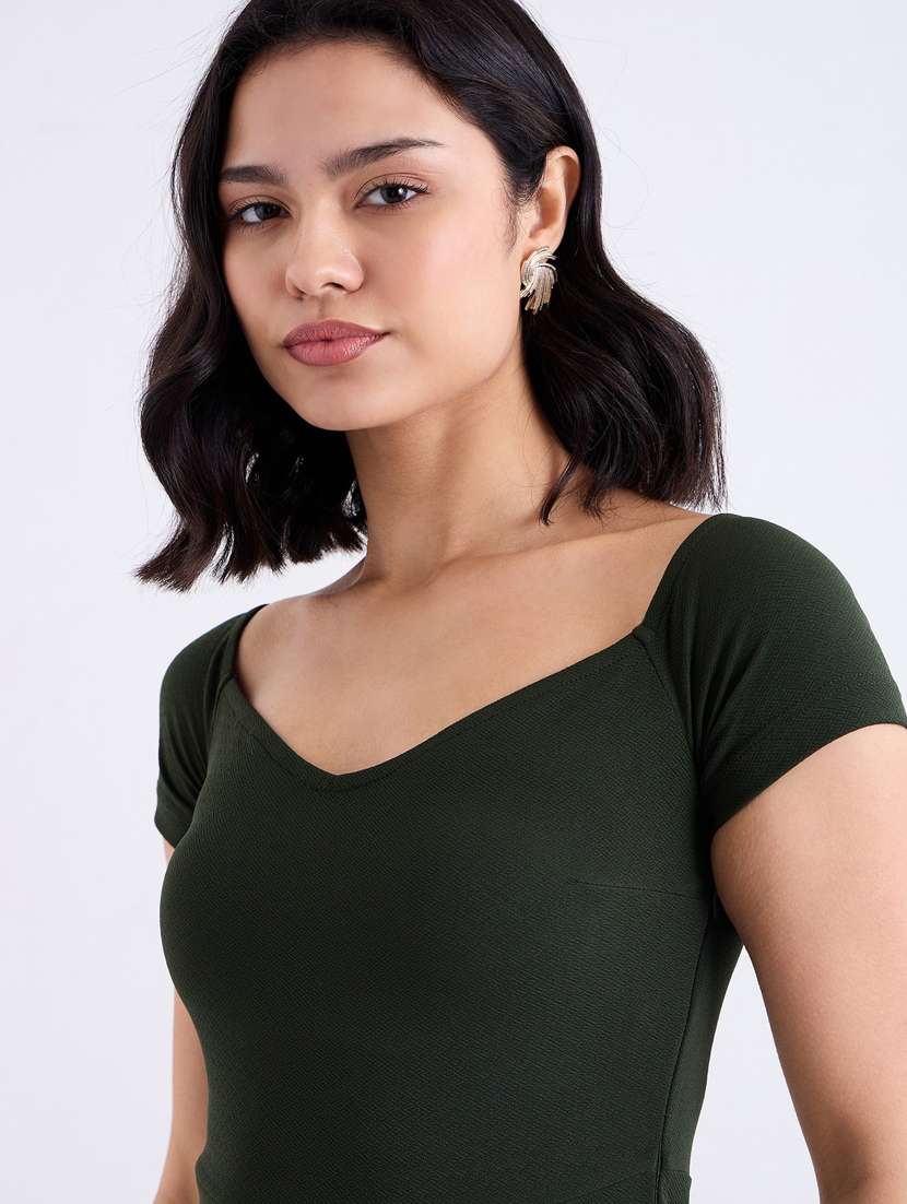 women solid sweetheart neck bodycon dress - 22083523 -  Standard Image - 5