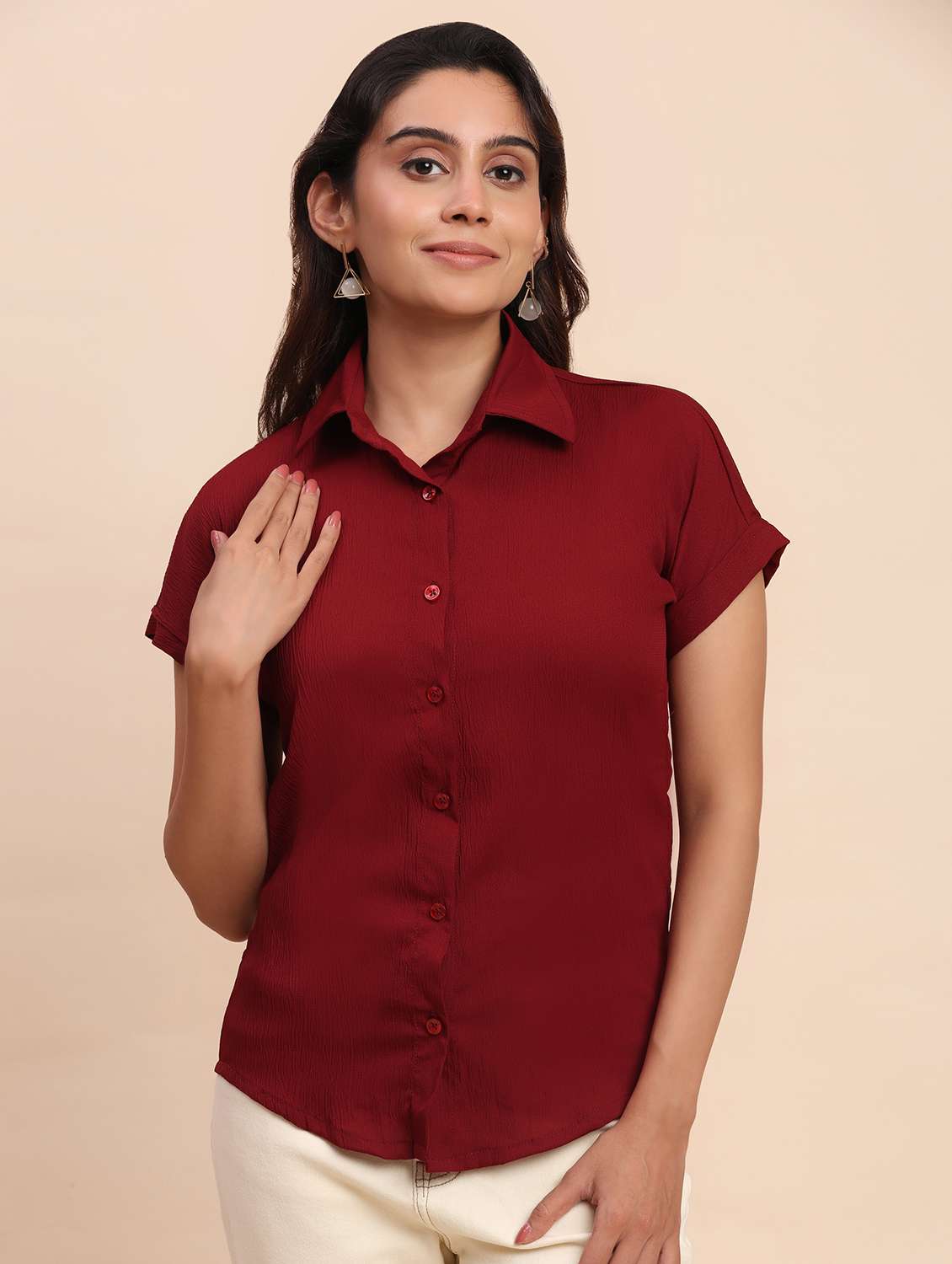 women solid short sleeve collared shirt - 22083598 - Zoom Image - 0