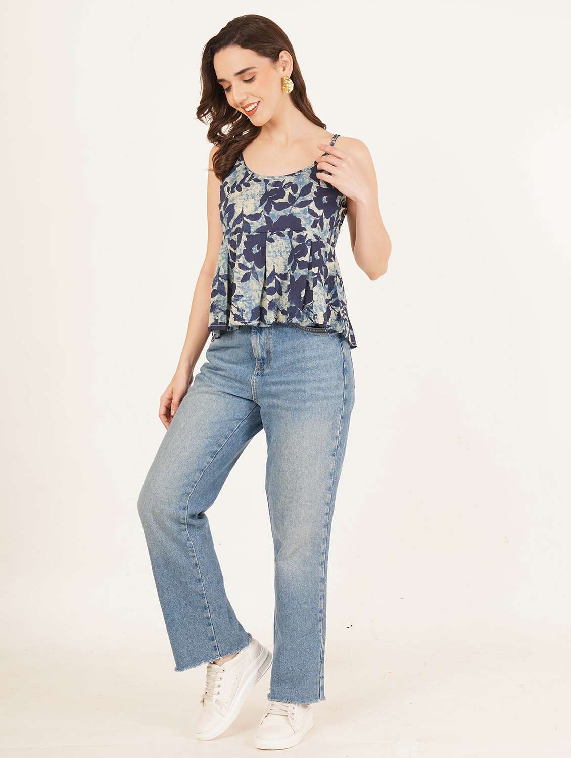 women printed shoulder strap peplum top - 22083634 - Standard Image - 3