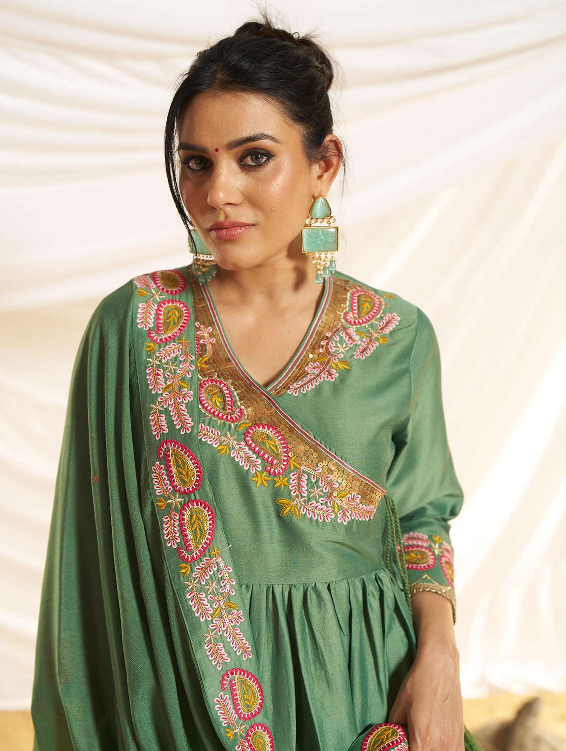 women embroidered three quarter sleeve kurta pant with dupatta set - 22083647 -  Standard Image - 3