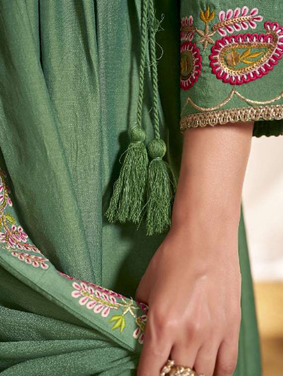 women embroidered three quarter sleeve kurta pant with dupatta set - 22083647 -  Standard Image - 5