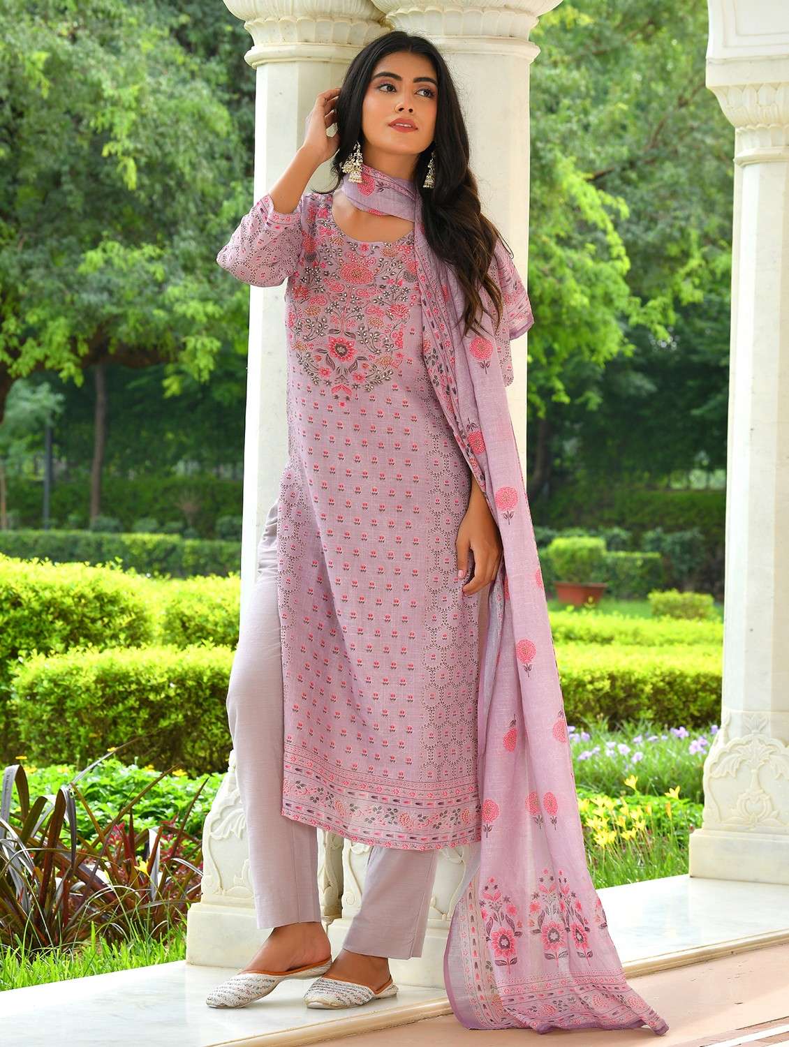 women floral three quarter sleeve kurta pant with dupatta set - 22083998 - Zoom Image - 0