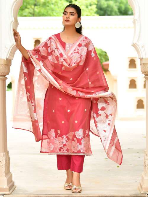 women floral three quarter sleeve kurta pant with dupatta set - 22084007 -  Standard Image - 0