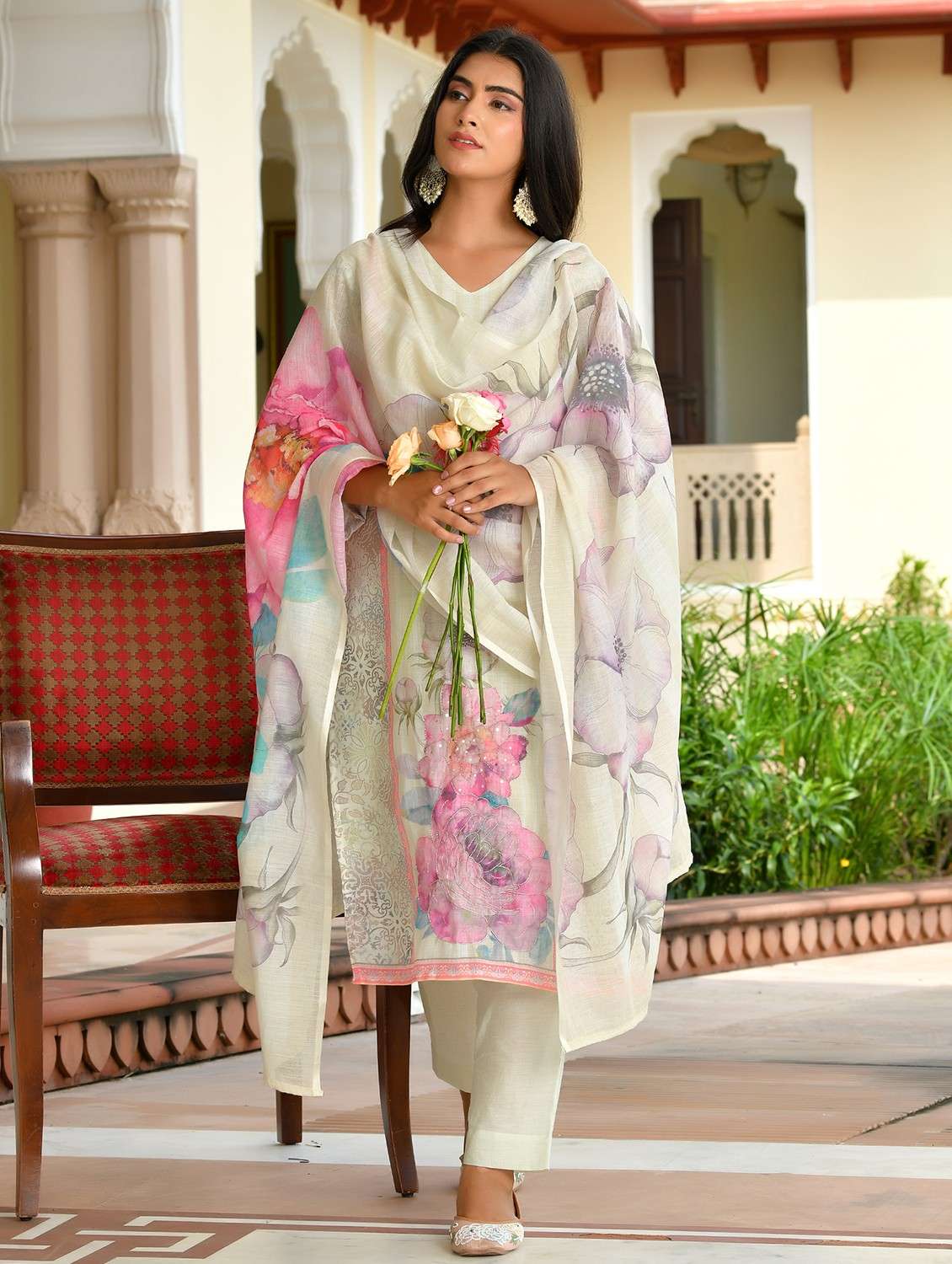 women floral three quarter sleeve kurta pant with dupatta set - 22084010 - Zoom Image - 0