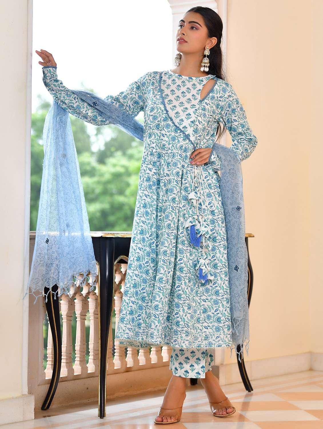 women floral printed long sleeve kurta pant with dupatta set