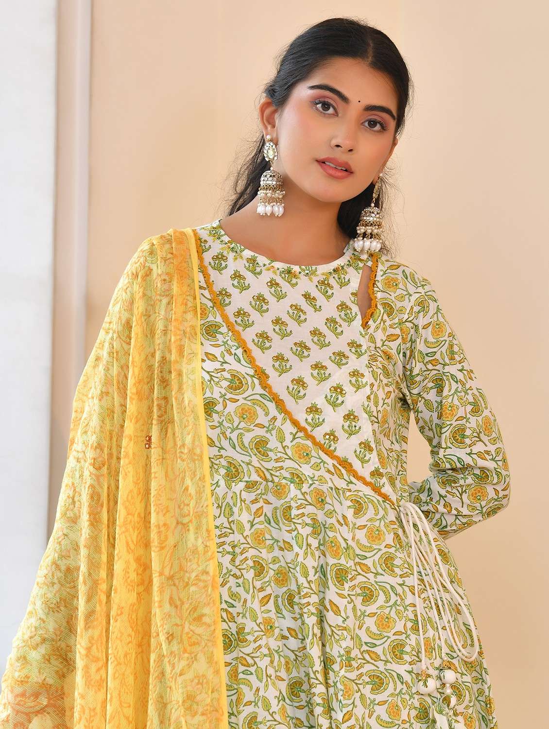 women floral printed long sleeve kurta pant with dupatta set - 22084016 - Standard Image - 3