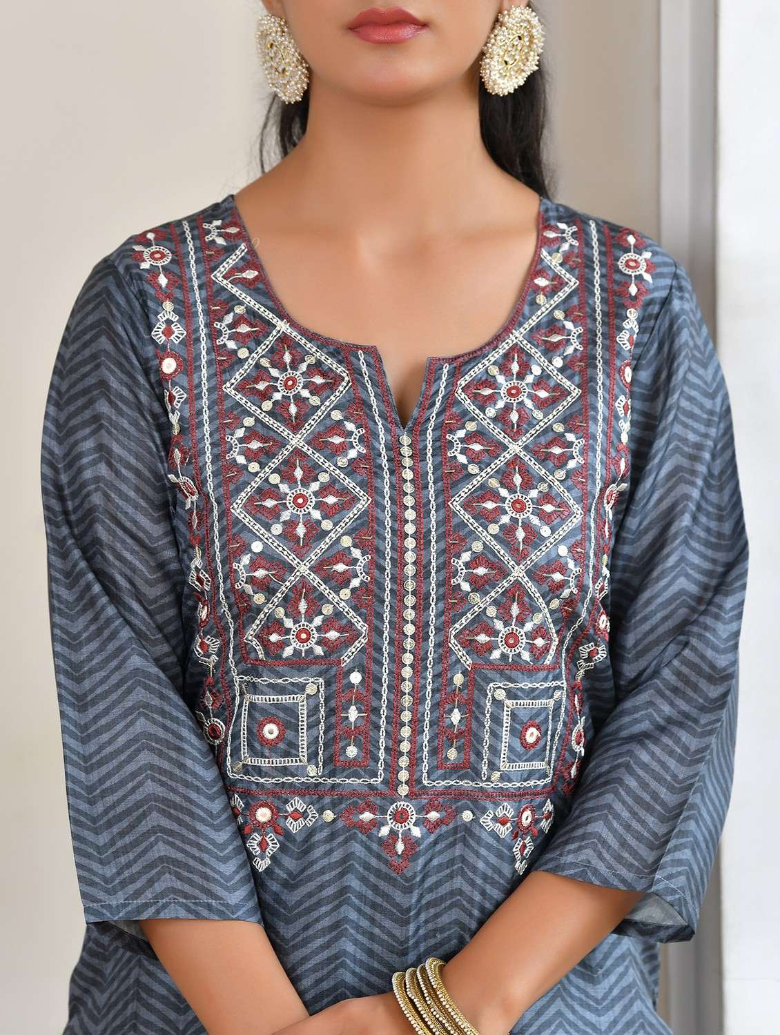 women chevron three quarter sleeve kurta pant with dupatta set - 22084022 - Standard Image - 3