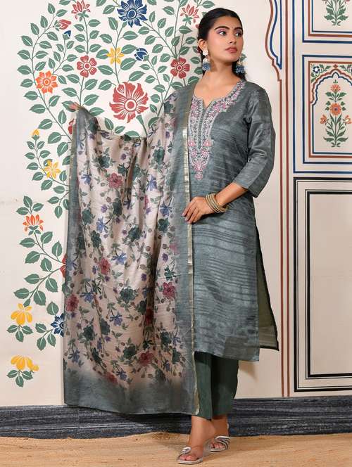 women striped three quarter sleeve kurta pant with dupatta set - 22084026 -  Standard Image - 0