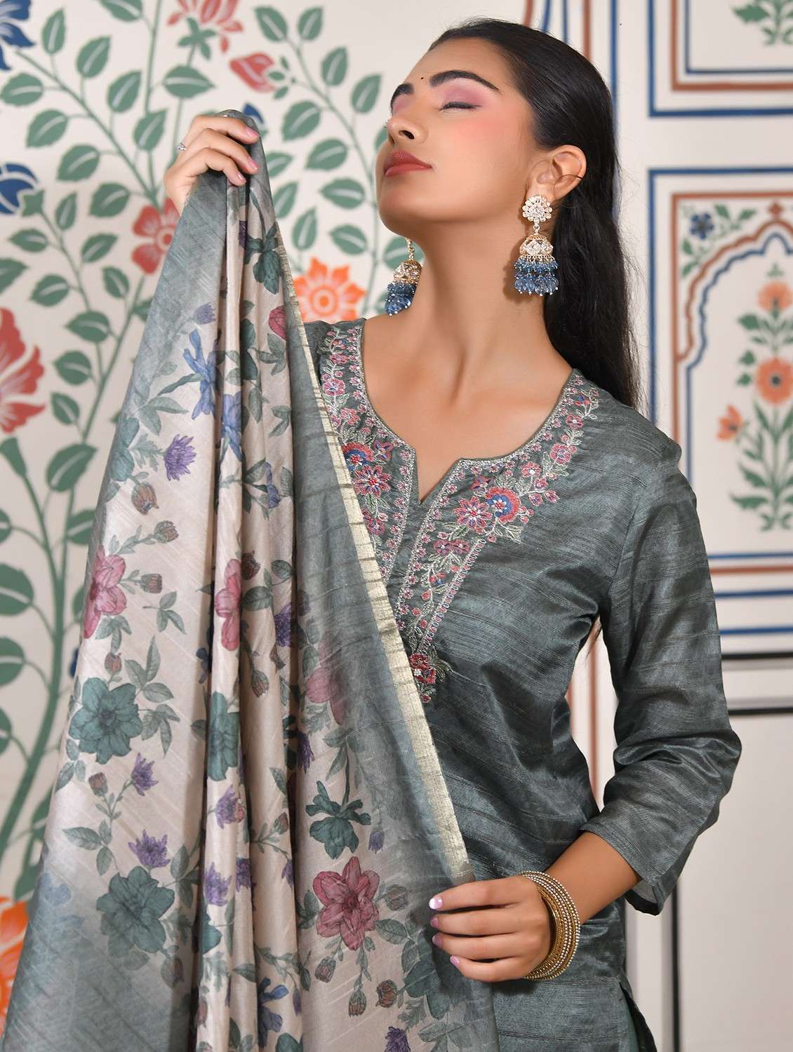women striped three quarter sleeve kurta pant with dupatta set - 22084026 - Standard Image - 3