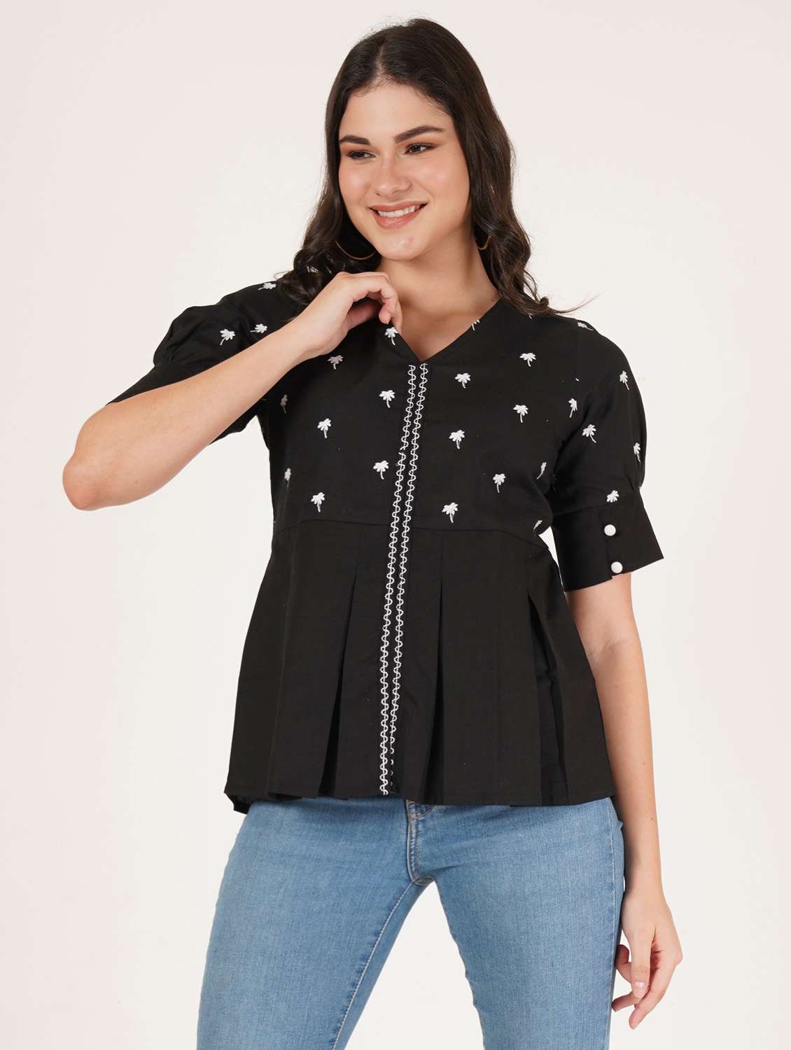 women embroidered short sleeve a-line top