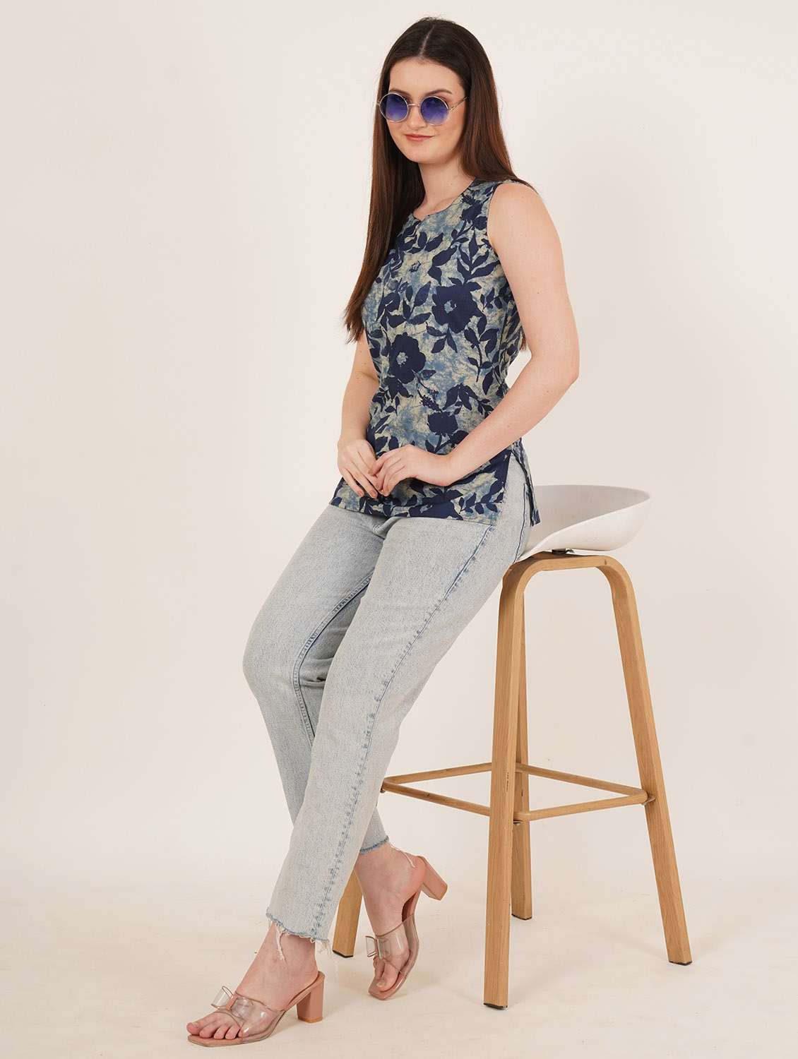 women floral printed sleeveless straight kurti - 22084118 -  Standard Image - 3