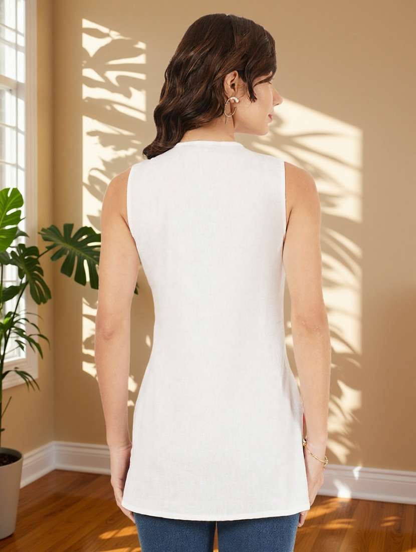 women embroidered sleeveless straight kurti - 22084129 -  Standard Image - 3