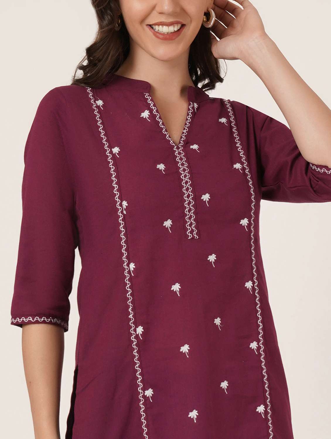 women embroidered three quarter sleeve straight kurti - 22084148 -  Standard Image - 3