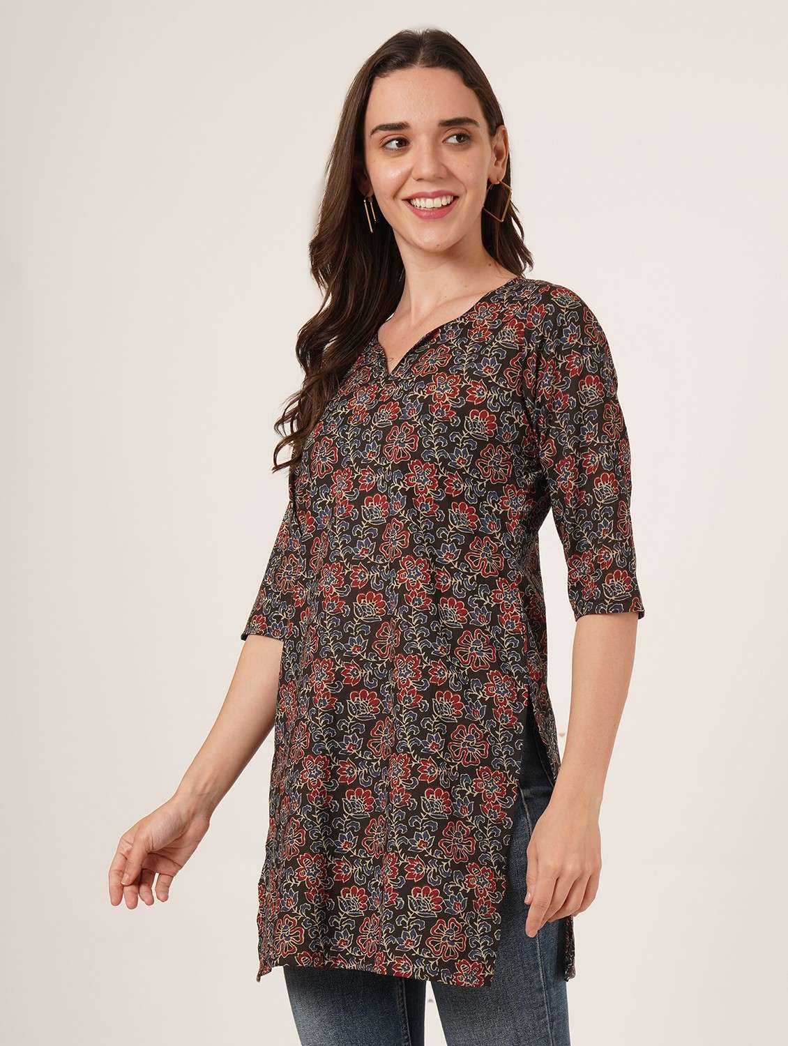 women printed three quarter sleeve straight kurti