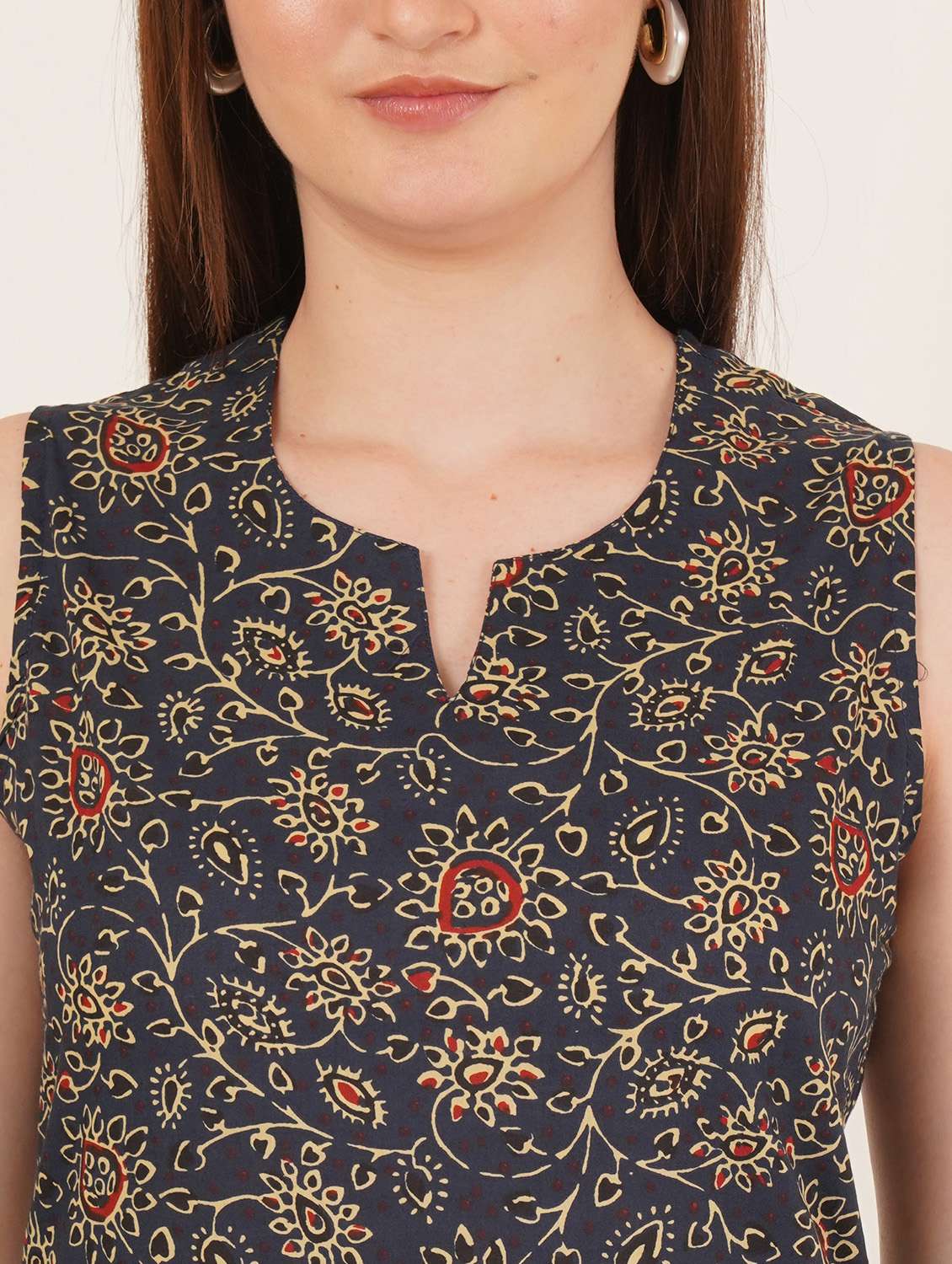 women printed sleeveless straight kurti - 22084182 - Standard Image - 3