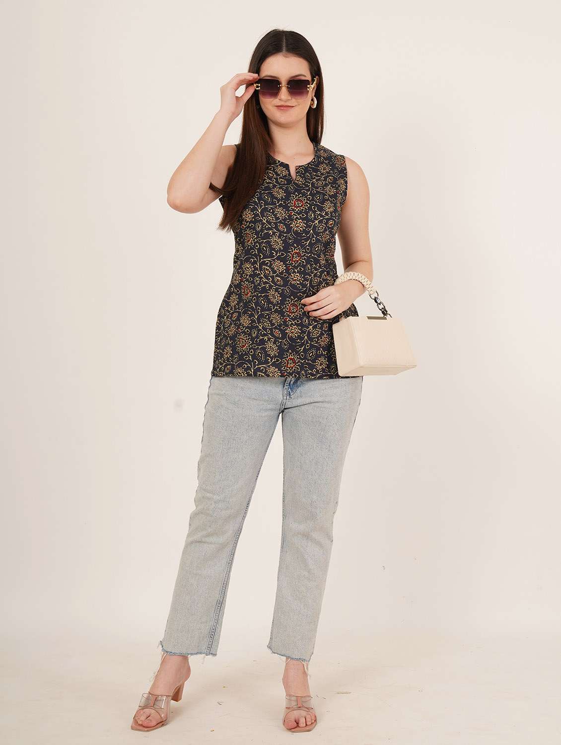 women printed sleeveless straight kurti - 22084182 - Standard Image - 5