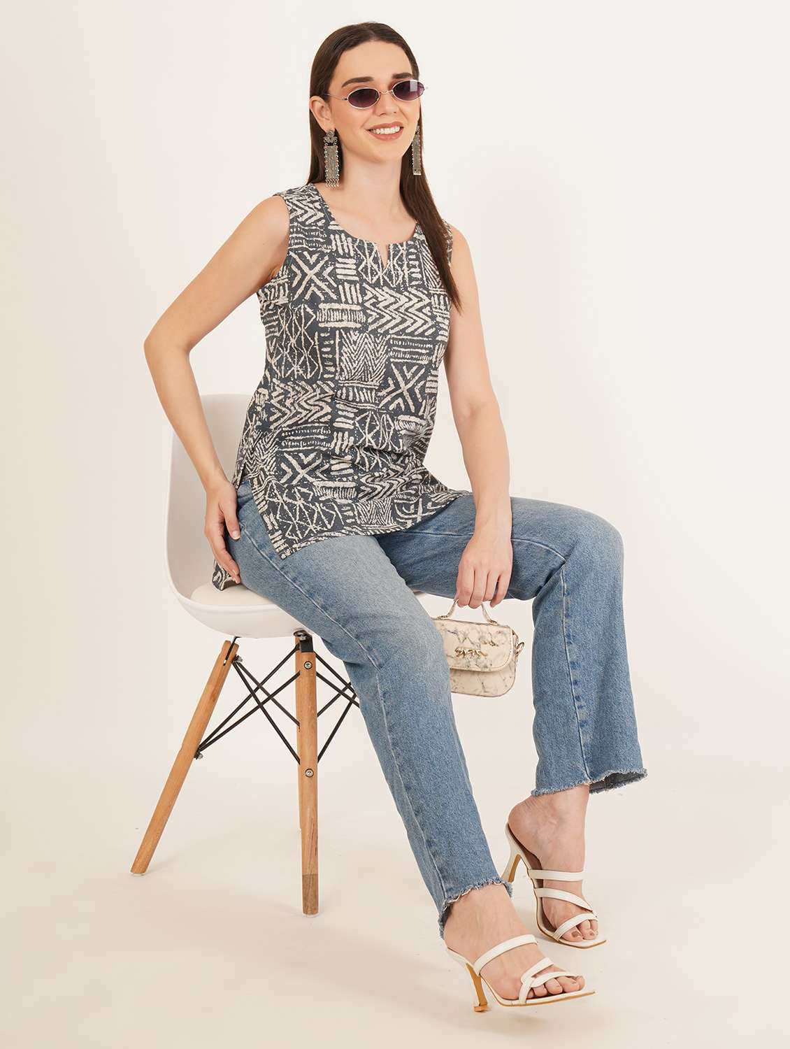 women printed sleeveless straight kurti - 22084189 -  Standard Image - 5
