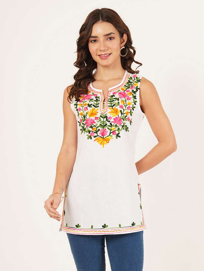 women embroidered sleeveless straight kurti