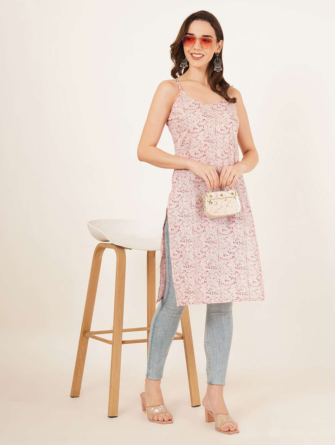 women floral printed sleeveless straight kurta - 22084201 - Zoom Image - 0