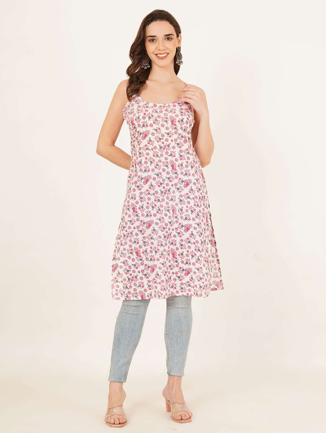 women floral printed sleeveless straight kurta - 22084202 - Zoom Image - 0